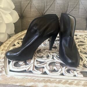 Vince Camuto Black Leather Heels Shoes Women’s 9